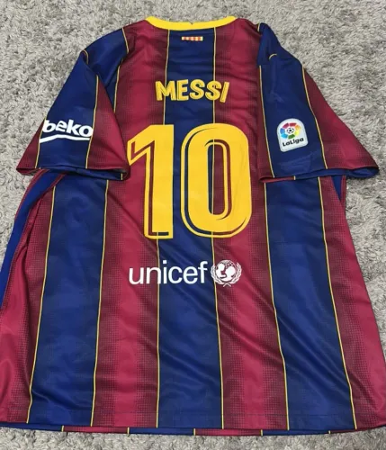 Camisa Barcelona 2020/2021 com personalização MESSI 10