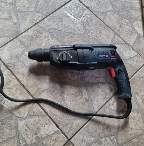 Furadeira Bosch 820W