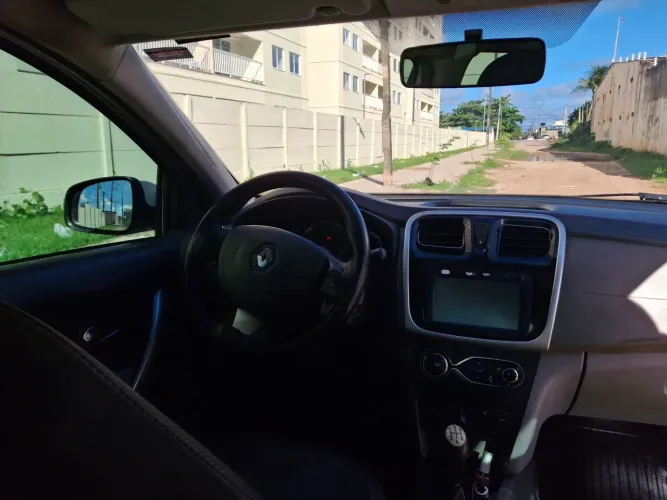 Renault Logan Dynamique Hi-flex 1.6 8V 4P 2015
