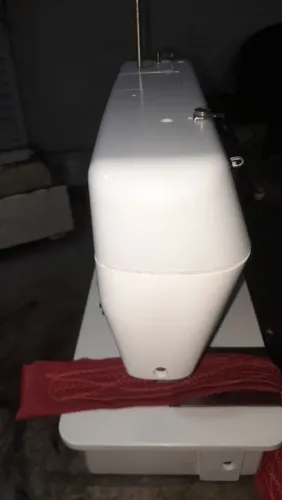 Máquina de costura Singer facilita 43