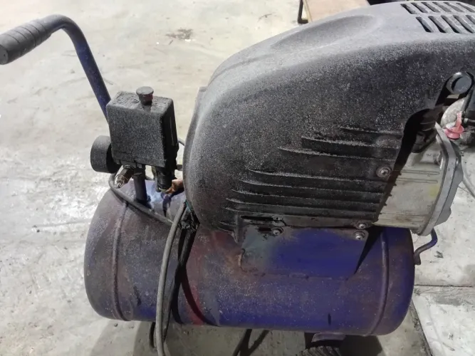 Vendo compressor 24 litros em bom estado