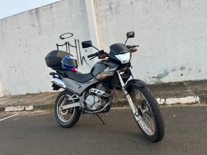 Vendo ou troco Nx 400 falcon