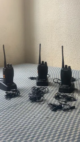 rádio comunicador (ou walkie-talkie