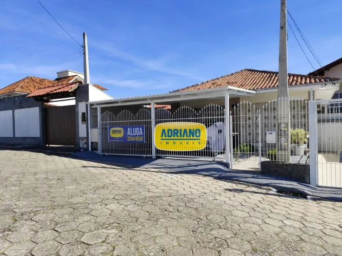 Casa com 2 dormitórios para alugar, 90 m² por R$ 4.475,32/mês - Jardim Atlântico - Florian