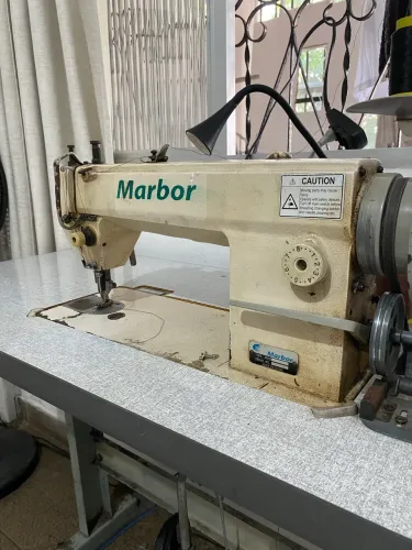 Máquinas de costura e outros