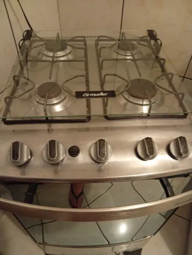 Vendo fogão a gás com acendedor automático bloqueio de gás retirar no local