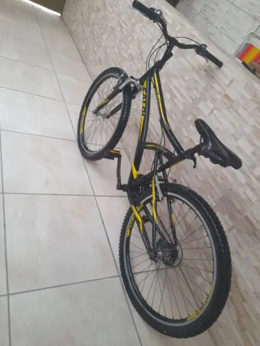 Bicicleta Mountain Bike Caloi Andes Front Suspension Aro 26 Em Boas Condições