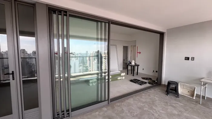 Porta Balcão Alumínio Premium 4,22m x 2,36m - NUNCA USADA (Retirada de Prédio Novo)