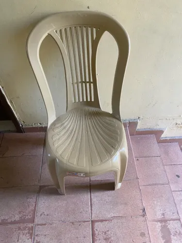 Cadeira de plástico