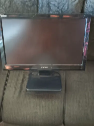 Monitor Lenovo 