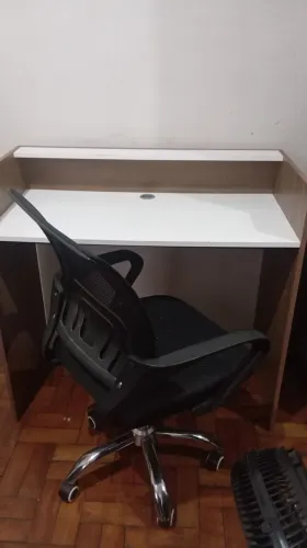 Cadeira e mesa de estudo