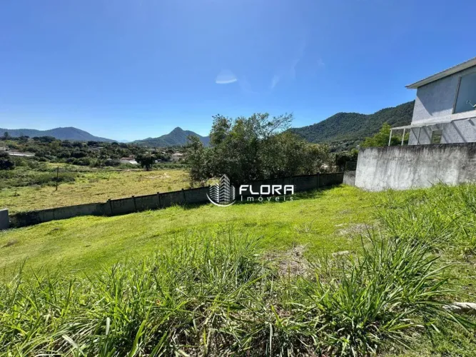 Terreno á venda no condomínio Pedra da Mata no Flamengo em Maricá por R$ 135.000