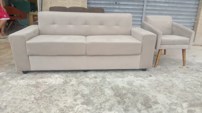 Sofá + poltrona disponível