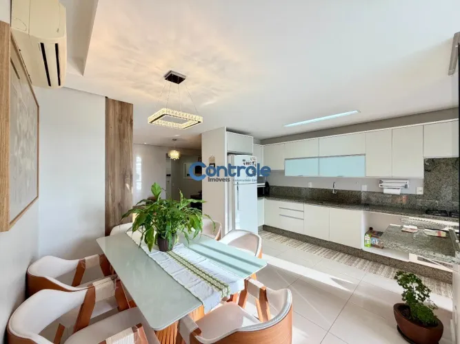 Apartamento com 03 dormitórios em Capoeiras, Florianópolis/SC!