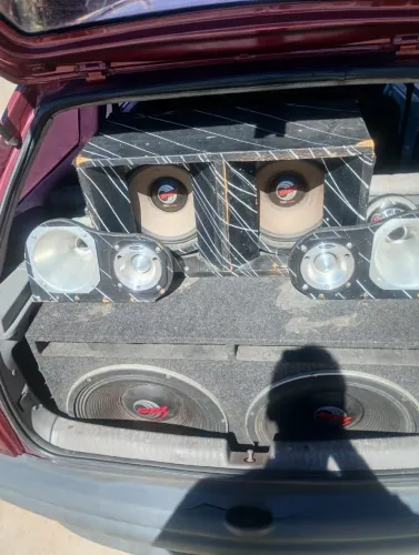 Venha conferi son de carro e bateria e algumas cornetas TB som bem auto top
