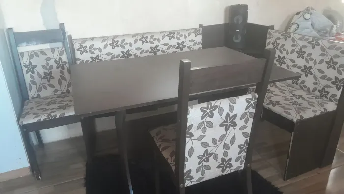 Mesa com cadeiras