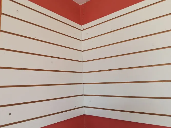 Painel canelado para loja 