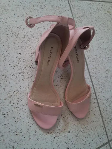 Sandálias USADAS N°37 (R$80/R$25