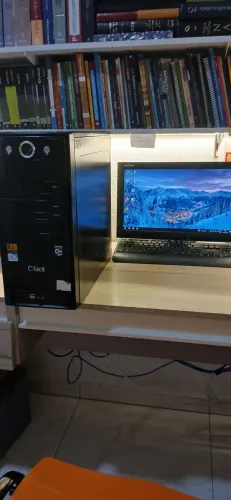 Computador completo com monitor, teclado e mouse revisado.