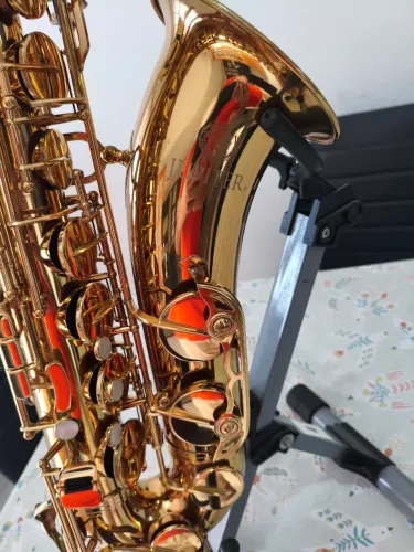 Saxofone Tenor Júpiter 