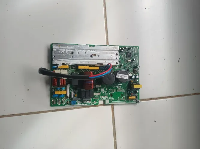 Vendo placa eletrônica ar condicionado internet Midea