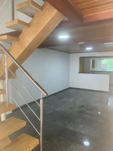 Duplex em residencial na Av Efigênio Salles