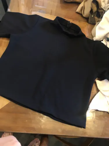 Blusa feminina preta básica 