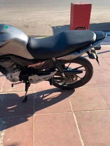 Vendo Honda fan160  muito nova 