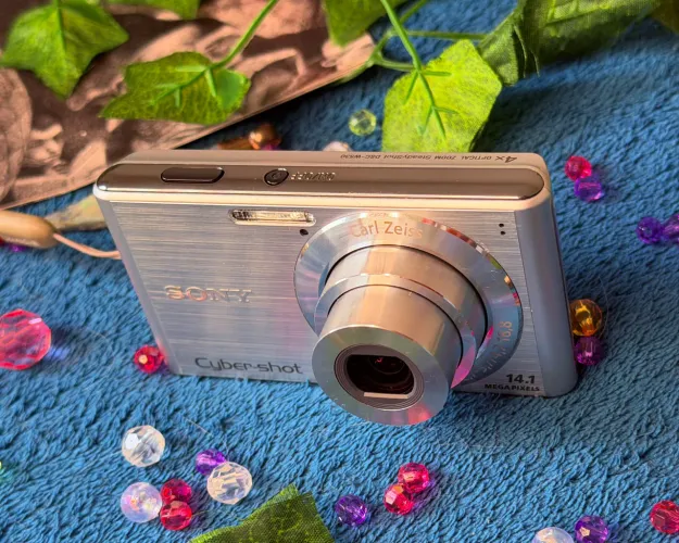 Cybershot Câmera Sony Cyber-shot DSC-W530 Prata 14.1MP Lente Carl Zeiss + Bateria + Alça