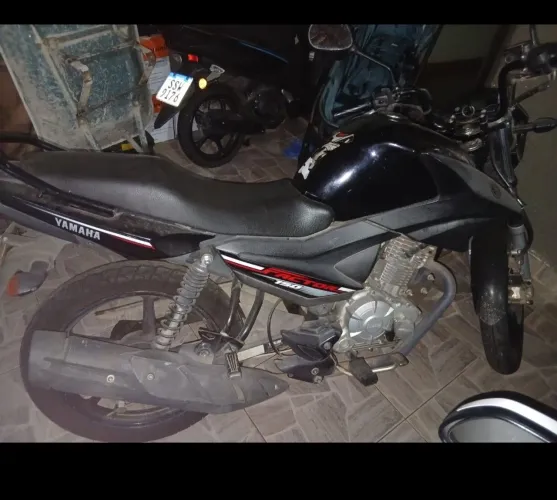 Vende-se moto Factor 2018