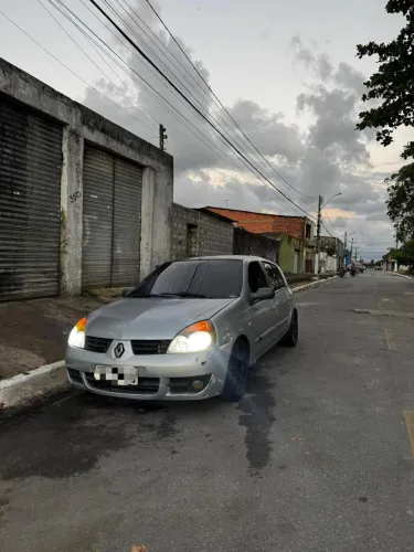 Renault Clio Authentique 1.0 8V 3P 2006