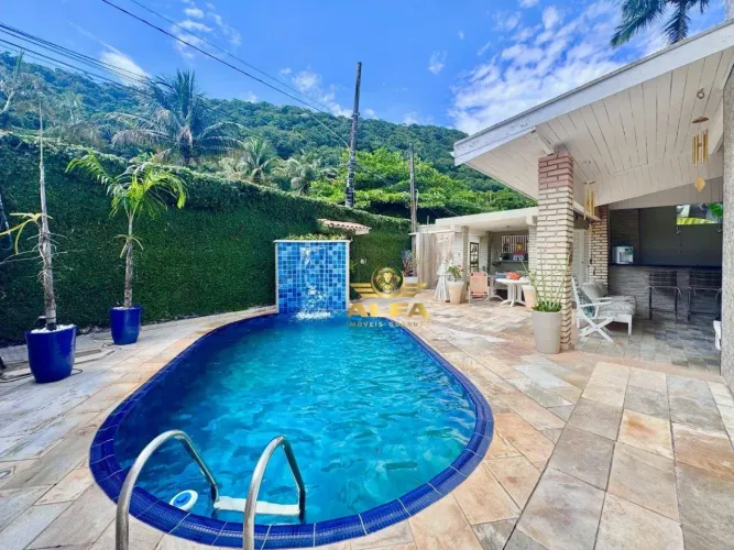 Casa com piscina e edícula no Jardim Guaiuba Alfa Imóveis Guarujá