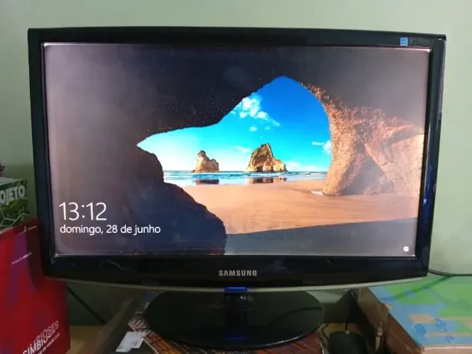 Monitor Samsung SyncMaster 22" - Conexão VGA