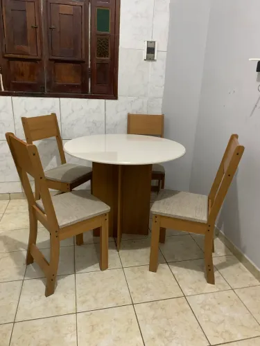Mesa 4 cadeiras
