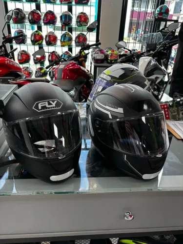 Os 2 por R$300,00 Capacetes Fly preto fosco 