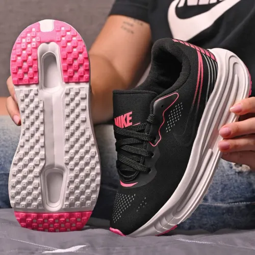 Tênis Nike Zoom Fly Feminino Rosa e Branco  Amortecimento Air Zoom, Cabedal em Mesh