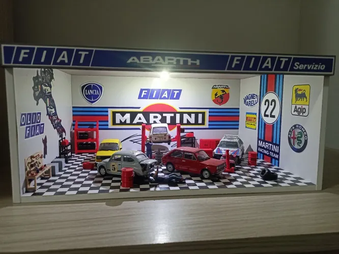 Diorama de oficina mecânica Fiat miniatura