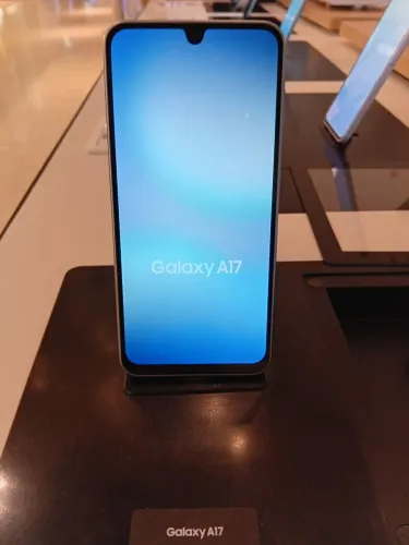 Samsung A17 256G + Galaxy Buds Core