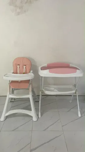 Kit bebê rosa - cadeirinha de alimentação + trocador com suporte.