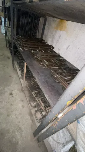 Grampos NOVOS ? U ?de fixação de baús e carrocerias no chassis vários comprimentos lote