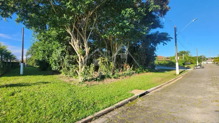 Terreno à Venda em Peruíbe-SP