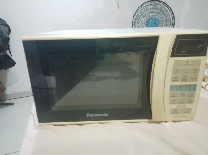Micro-ondas  para consertar ou retirar peças 