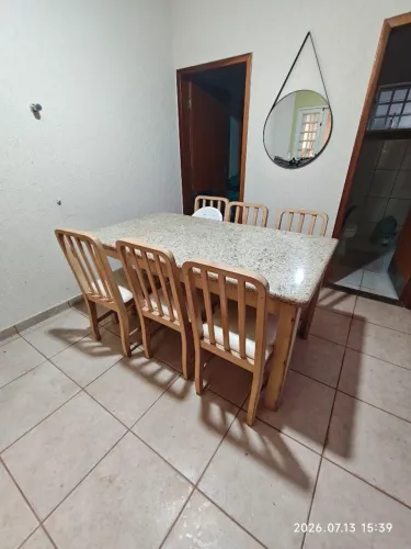 Conjunto de mesa de mármore e cadeira