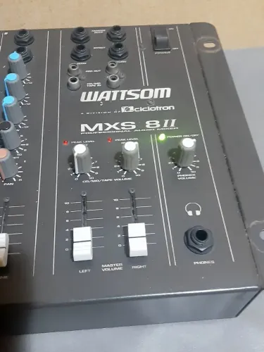 Mesa de Som Wattsom Ciclotron de 8 Canais