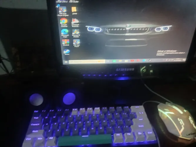 Pc completo, I3 de 7 geração com 12 ram ddr4 e 900 GB com teclado mecanico