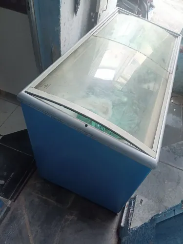 Congelador grande horizontal metalfrio negociar.