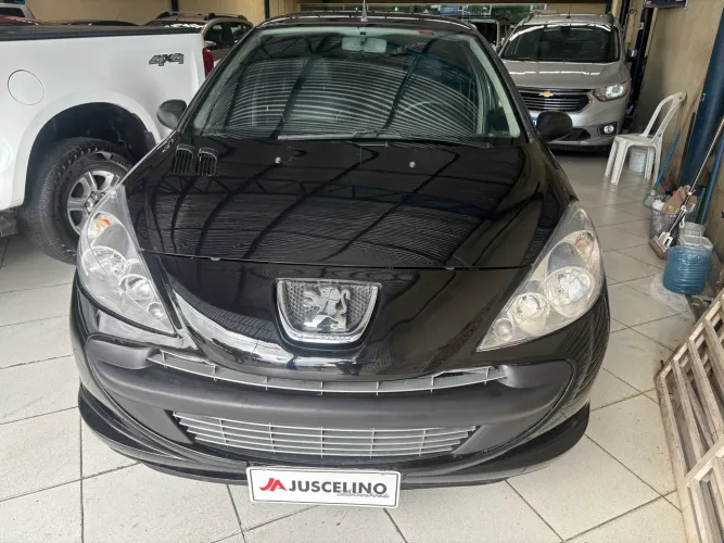 Peugeot 207 XR 1.4 Flex 8V 5P 2011