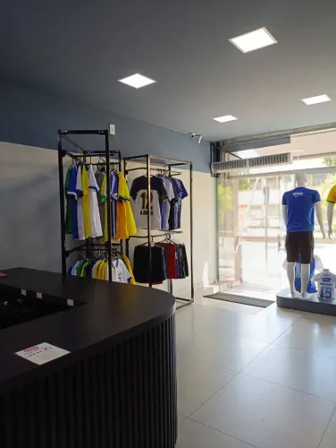 LOJA  MONTADA 75M².