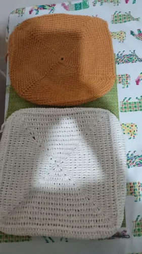 Capas para banco quadrado de Crochê.
