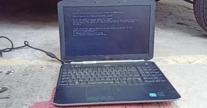 Notebook Dell Core i3 tela de 15,6 2gb sem Hd para peças